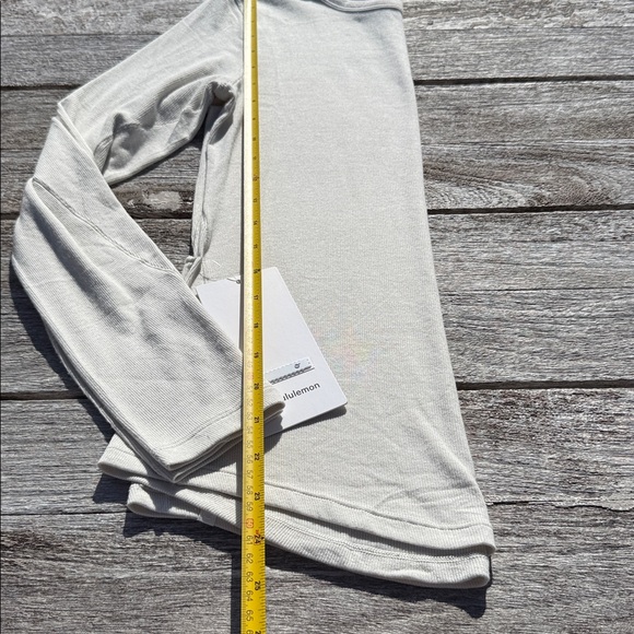 Lululemon Hold Tight Long-Sleeve Shirt bone neutral size 8 NWT - Picture 3 of 7